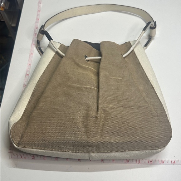 Gucci - Picture 2 of 6